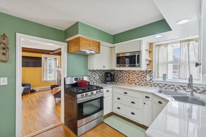 315 Hurlbut, BELVIDERE, Illinois 61008, 3 Bedrooms Bedrooms, ,2 BathroomsBathrooms,House,For Sale,Hurlbut,202506413