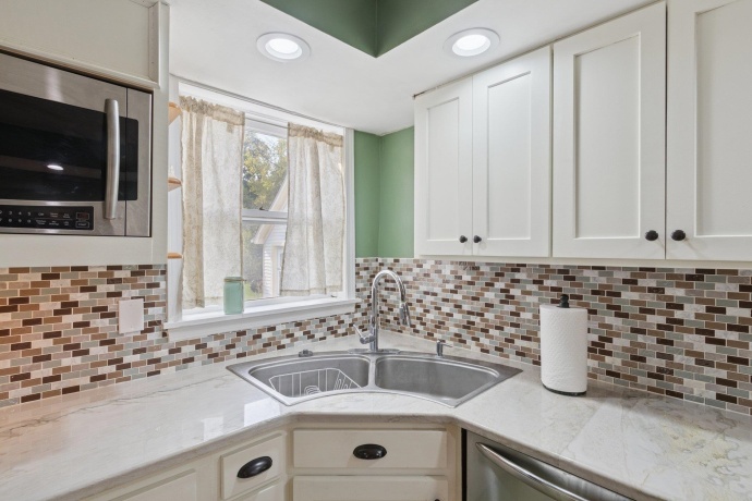 315 Hurlbut, BELVIDERE, Illinois 61008, 3 Bedrooms Bedrooms, ,2 BathroomsBathrooms,House,For Sale,Hurlbut,202506413