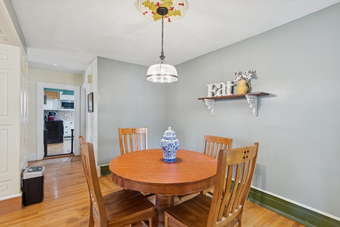 315 Hurlbut, BELVIDERE, Illinois 61008, 3 Bedrooms Bedrooms, ,2 BathroomsBathrooms,House,For Sale,Hurlbut,202506413