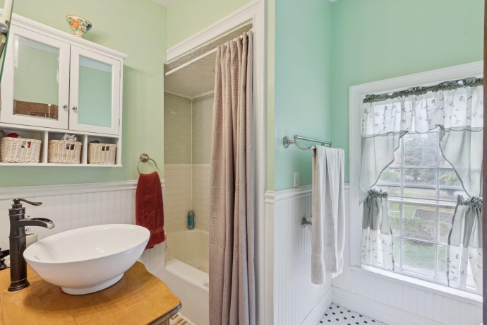 315 Hurlbut, BELVIDERE, Illinois 61008, 3 Bedrooms Bedrooms, ,2 BathroomsBathrooms,House,For Sale,Hurlbut,202506413