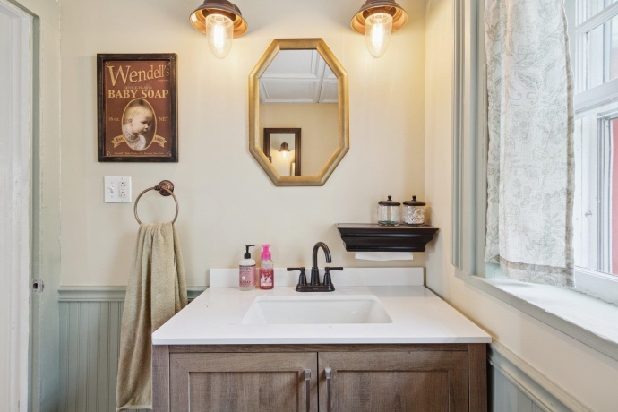 315 Hurlbut, BELVIDERE, Illinois 61008, 3 Bedrooms Bedrooms, ,2 BathroomsBathrooms,House,For Sale,Hurlbut,202506413