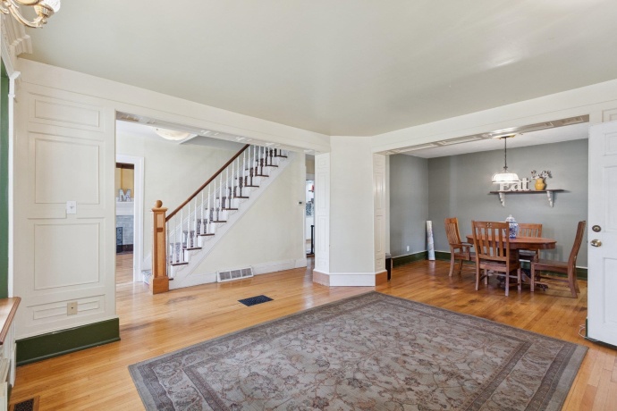 315 Hurlbut, BELVIDERE, Illinois 61008, 3 Bedrooms Bedrooms, ,2 BathroomsBathrooms,House,For Sale,Hurlbut,202506413