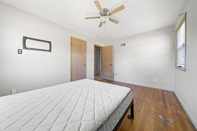 1474 Carroll, FREEPORT, Illinois 61032, 2 Bedrooms Bedrooms, ,2 BathroomsBathrooms,House,For Sale,Carroll,202507142