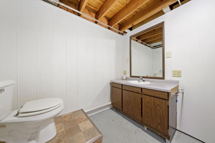 1474 Carroll, FREEPORT, Illinois 61032, 2 Bedrooms Bedrooms, ,2 BathroomsBathrooms,House,For Sale,Carroll,202507142