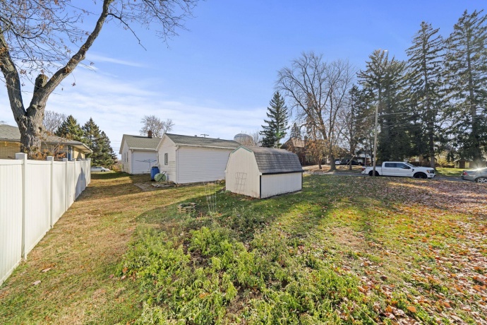 1474 Carroll, FREEPORT, Illinois 61032, 2 Bedrooms Bedrooms, ,2 BathroomsBathrooms,House,For Sale,Carroll,202507142