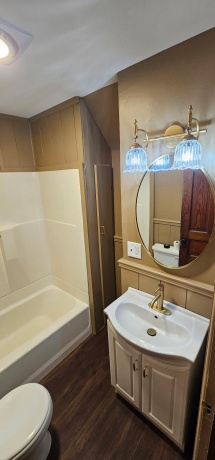 110 Catlin, ELIZABETH, Illinois 61028, 3 Bedrooms Bedrooms, ,1 BathroomBathrooms,House,For Sale,Catlin,202507144