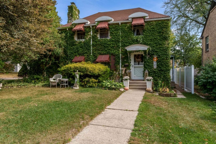 233 Calvin Park, ROCKFORD, Illinois 61107, 3 Bedrooms Bedrooms, ,1 BathroomBathrooms,House,For Sale,Calvin Park,202506203