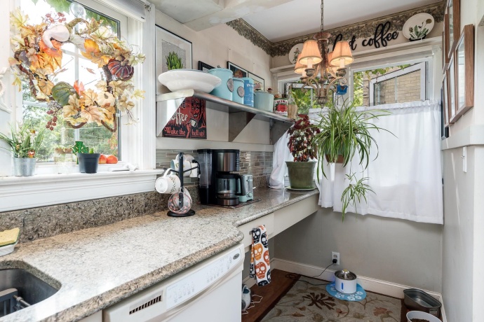 233 Calvin Park, ROCKFORD, Illinois 61107, 3 Bedrooms Bedrooms, ,1 BathroomBathrooms,House,For Sale,Calvin Park,202506203