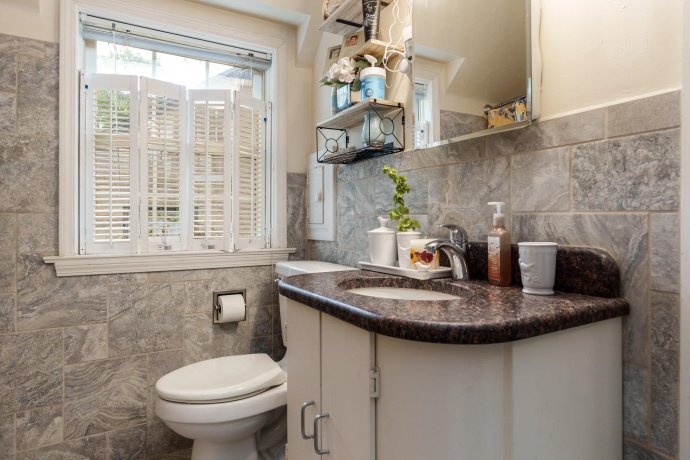 233 Calvin Park, ROCKFORD, Illinois 61107, 3 Bedrooms Bedrooms, ,1 BathroomBathrooms,House,For Sale,Calvin Park,202506203