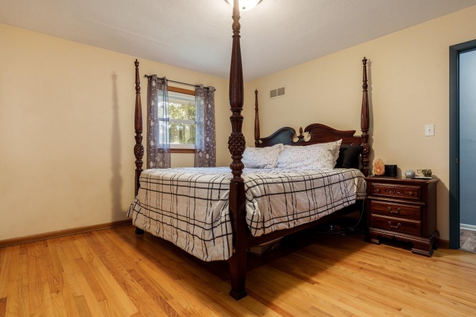 1104 Blenheim, ROCKFORD, Illinois 61108, 3 Bedrooms Bedrooms, ,1 BathroomBathrooms,House,For Sale,Blenheim,202507146