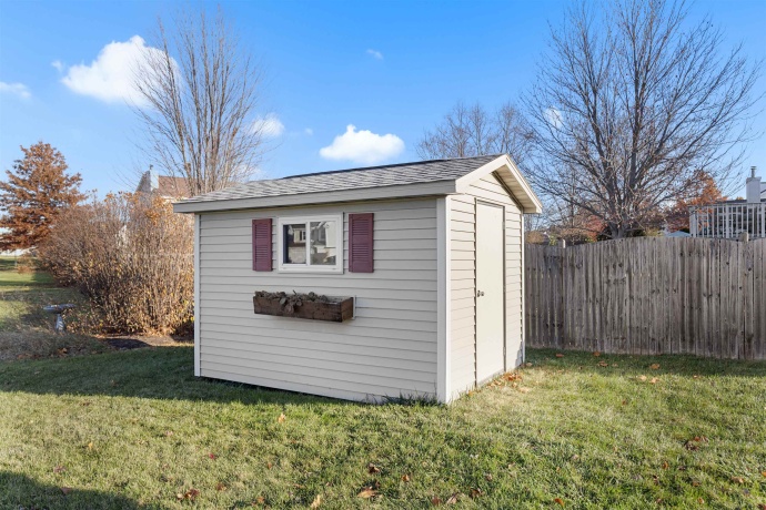 9106 Leicester, ROSCOE, Illinois 61073, 4 Bedrooms Bedrooms, ,3 BathroomsBathrooms,House,For Sale,Leicester,202507147