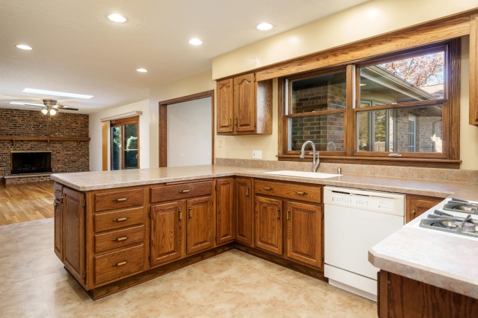 6622 Buckhorn, LOVES PARK, Illinois 61111, 4 Bedrooms Bedrooms, ,2 BathroomsBathrooms,House,For Sale,Buckhorn,202507149