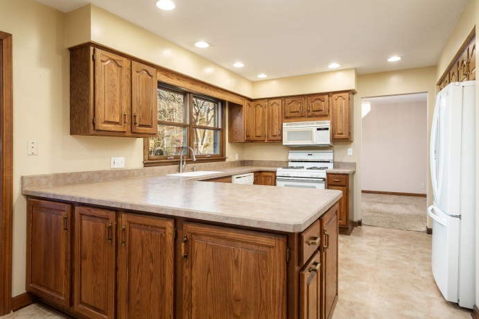 6622 Buckhorn, LOVES PARK, Illinois 61111, 4 Bedrooms Bedrooms, ,2 BathroomsBathrooms,House,For Sale,Buckhorn,202507149