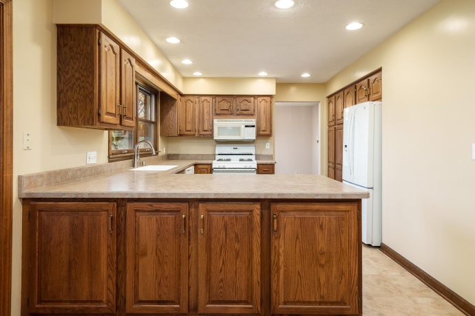 6622 Buckhorn, LOVES PARK, Illinois 61111, 4 Bedrooms Bedrooms, ,2 BathroomsBathrooms,House,For Sale,Buckhorn,202507149