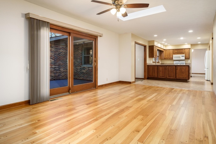 6622 Buckhorn, LOVES PARK, Illinois 61111, 4 Bedrooms Bedrooms, ,2 BathroomsBathrooms,House,For Sale,Buckhorn,202507149