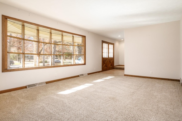 6622 Buckhorn, LOVES PARK, Illinois 61111, 4 Bedrooms Bedrooms, ,2 BathroomsBathrooms,House,For Sale,Buckhorn,202507149