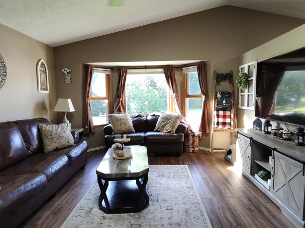 135 Liverpool, POPLAR GROVE, Illinois 61065, 6 Bedrooms Bedrooms, ,2 BathroomsBathrooms,House,For Sale,Liverpool,202505303