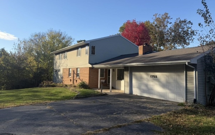 1752 Stephenson, FREEPORT, Illinois 61032, 5 Bedrooms Bedrooms, ,3 BathroomsBathrooms,House,For Sale,Stephenson,202507150