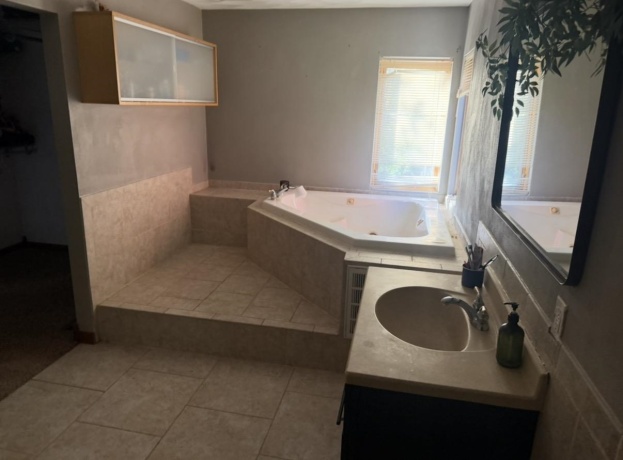 1752 Stephenson, FREEPORT, Illinois 61032, 5 Bedrooms Bedrooms, ,3 BathroomsBathrooms,House,For Sale,Stephenson,202507150