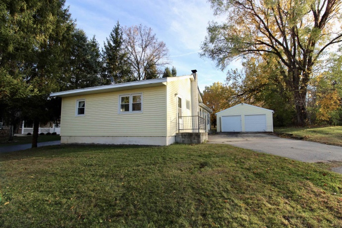 216 River, ROCKTON, Illinois 61072, 3 Bedrooms Bedrooms, ,1 BathroomBathrooms,House,For Sale,River,202507151