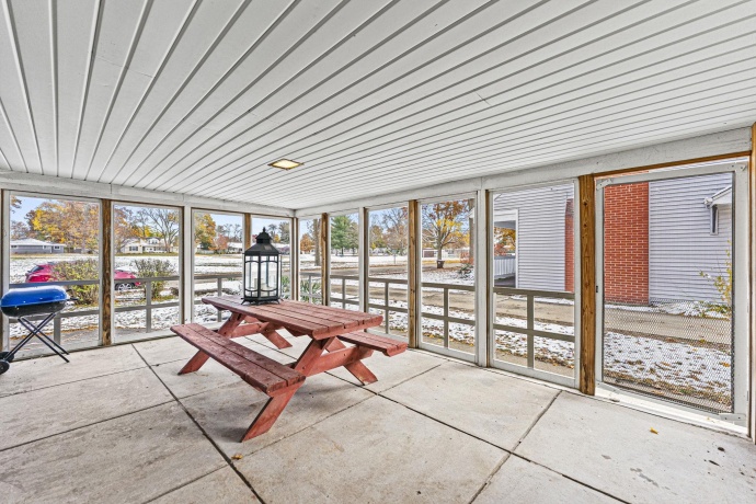 2915 RURAL, ROCKFORD, Illinois 61107, 3 Bedrooms Bedrooms, ,3 BathroomsBathrooms,House,For Sale,RURAL,202507153