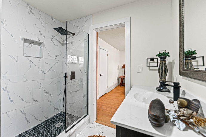 2915 RURAL, ROCKFORD, Illinois 61107, 3 Bedrooms Bedrooms, ,3 BathroomsBathrooms,House,For Sale,RURAL,202507153