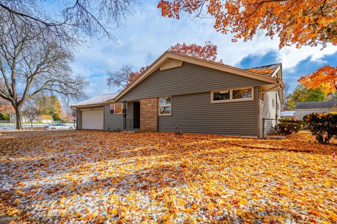 2915 RURAL, ROCKFORD, Illinois 61107, 3 Bedrooms Bedrooms, ,3 BathroomsBathrooms,House,For Sale,RURAL,202507153