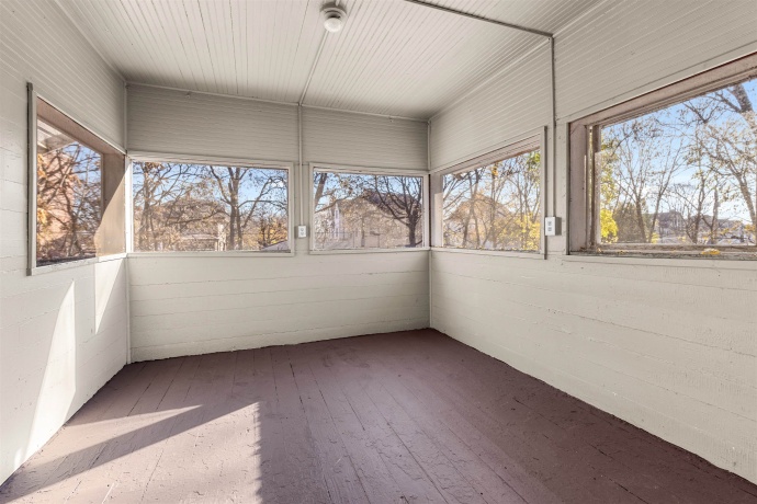 915-917 Winnebago, ROCKFORD, Illinois 61103, ,2 Units,For Sale,Winnebago,202507155