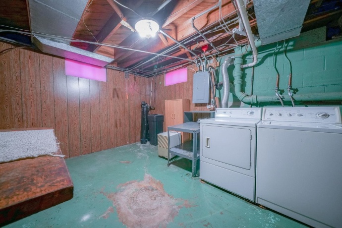 812 Mckinley, BELVIDERE, Illinois 61008, 2 Bedrooms Bedrooms, ,1 BathroomBathrooms,House,For Sale,Mckinley,202507156