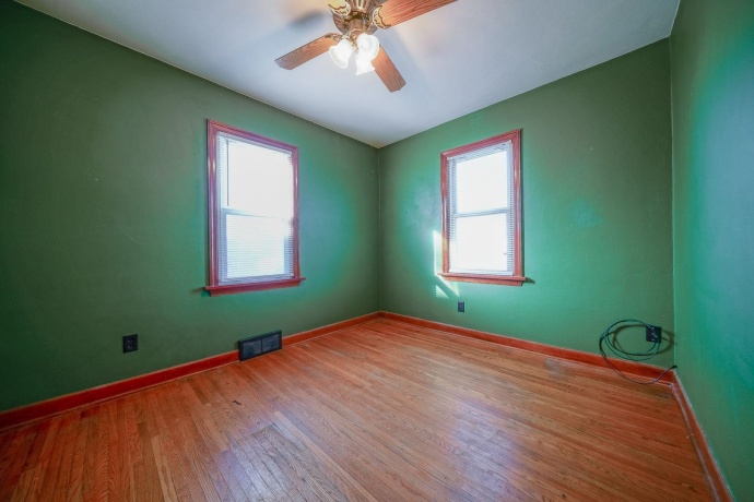 812 Mckinley, BELVIDERE, Illinois 61008, 2 Bedrooms Bedrooms, ,1 BathroomBathrooms,House,For Sale,Mckinley,202507156