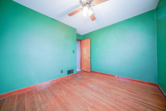 812 Mckinley, BELVIDERE, Illinois 61008, 2 Bedrooms Bedrooms, ,1 BathroomBathrooms,House,For Sale,Mckinley,202507156