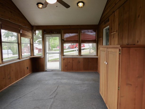 1139 US HWY 20 East, ELIZABETH, Illinois 61028, 3 Bedrooms Bedrooms, ,1 BathroomBathrooms,Farm,For Sale,US HWY 20 East,202502953