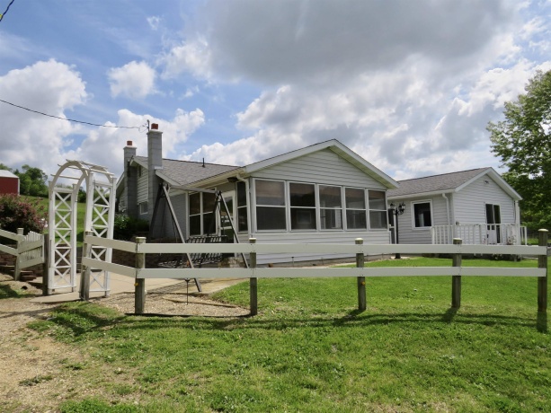 1139 US HWY 20 East, ELIZABETH, Illinois 61028, 3 Bedrooms Bedrooms, ,1 BathroomBathrooms,Farm,For Sale,US HWY 20 East,202502953