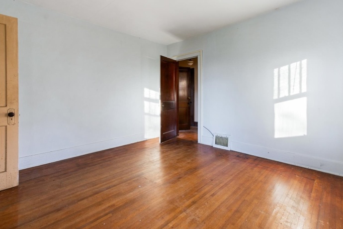 1737 Brinton, DIXON, Illinois 61021, 5 Bedrooms Bedrooms, ,2 BathroomsBathrooms,House,For Sale,Brinton,202507158