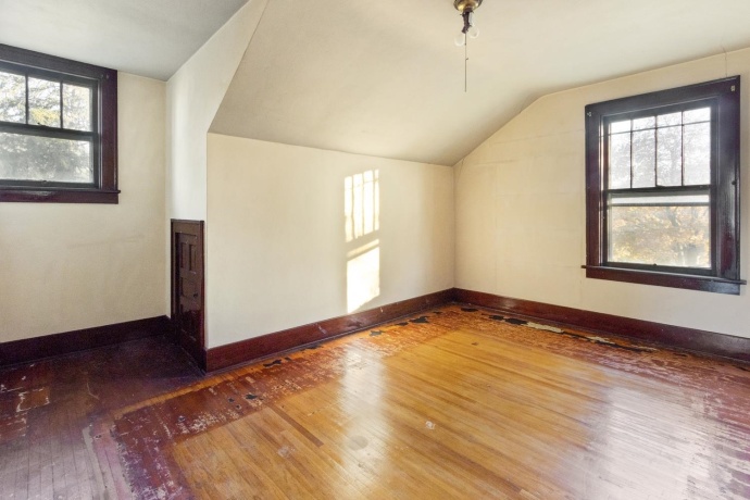 1737 Brinton, DIXON, Illinois 61021, 5 Bedrooms Bedrooms, ,2 BathroomsBathrooms,House,For Sale,Brinton,202507158