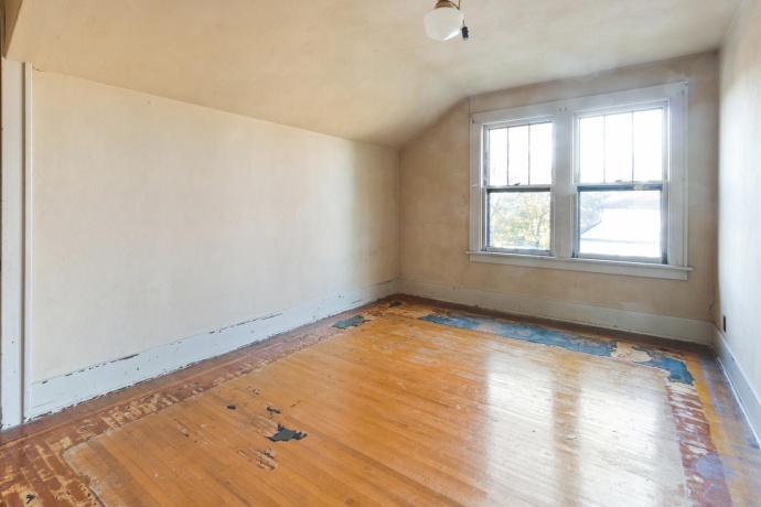 1737 Brinton, DIXON, Illinois 61021, 5 Bedrooms Bedrooms, ,2 BathroomsBathrooms,House,For Sale,Brinton,202507158