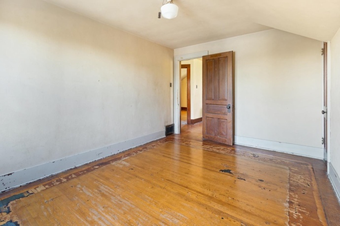 1737 Brinton, DIXON, Illinois 61021, 5 Bedrooms Bedrooms, ,2 BathroomsBathrooms,House,For Sale,Brinton,202507158