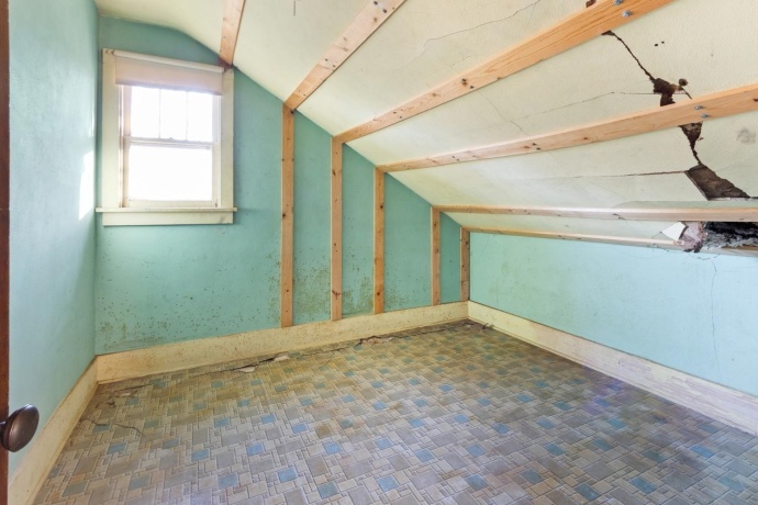 1737 Brinton, DIXON, Illinois 61021, 5 Bedrooms Bedrooms, ,2 BathroomsBathrooms,House,For Sale,Brinton,202507158