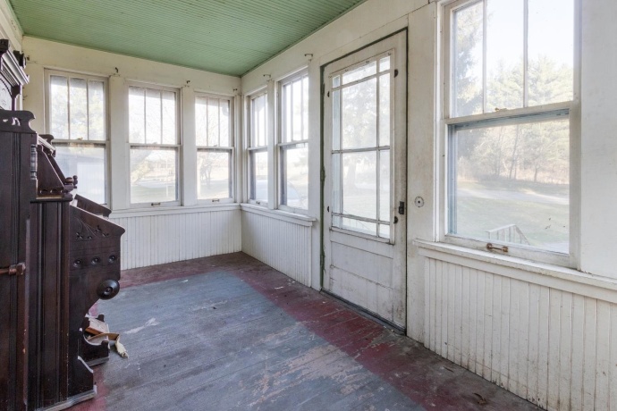 1737 Brinton, DIXON, Illinois 61021, 5 Bedrooms Bedrooms, ,2 BathroomsBathrooms,House,For Sale,Brinton,202507158