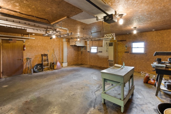 1737 Brinton, DIXON, Illinois 61021, 5 Bedrooms Bedrooms, ,2 BathroomsBathrooms,House,For Sale,Brinton,202507158