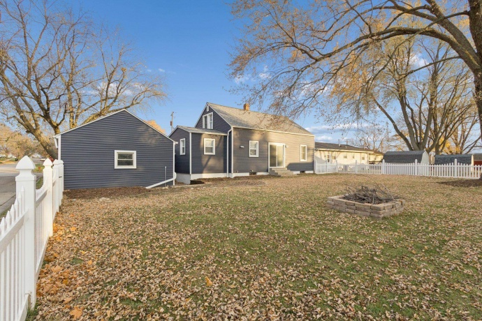 519 Sycamore, GENOA, Illinois 60135, 3 Bedrooms Bedrooms, ,2 BathroomsBathrooms,House,For Sale,Sycamore,202507161