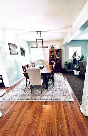 521 Walnut, BYRON, Illinois 61010, ,3 - 4 Units,For Sale,Walnut,202507163