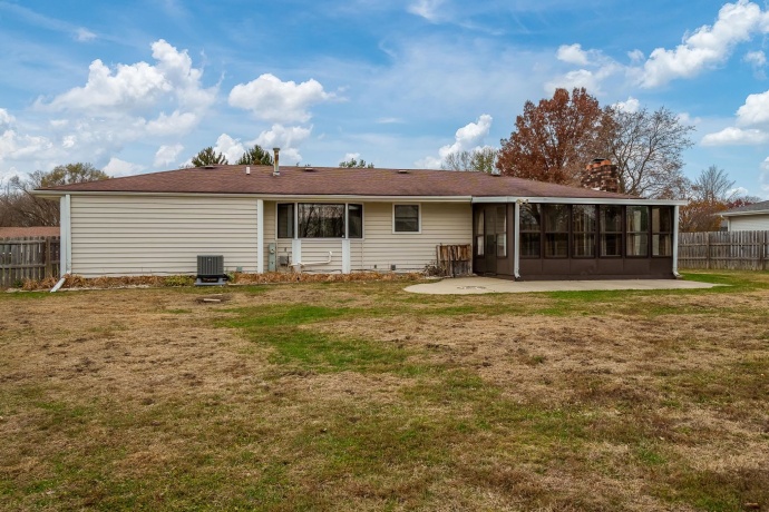 10713 BANYAN, MACHESNEY PARK, Illinois 61115, 3 Bedrooms Bedrooms, ,2 BathroomsBathrooms,House,For Sale,BANYAN,202507165