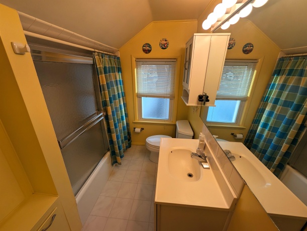 724 Roland, ROCKFORD, Illinois 61107, 4 Bedrooms Bedrooms, ,3 BathroomsBathrooms,House,For Sale,Roland,202507169