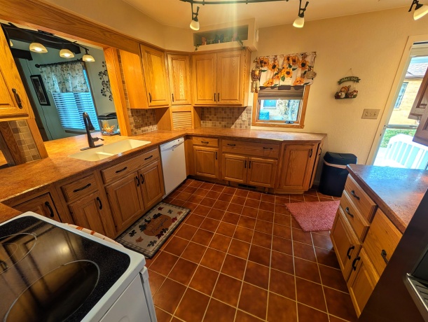 724 Roland, ROCKFORD, Illinois 61107, 4 Bedrooms Bedrooms, ,3 BathroomsBathrooms,House,For Sale,Roland,202507169