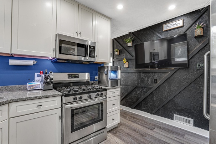 4212 pinecrest, ROCKFORD, Illinois 61107, 3 Bedrooms Bedrooms, ,2 BathroomsBathrooms,House,For Sale,pinecrest,202507174