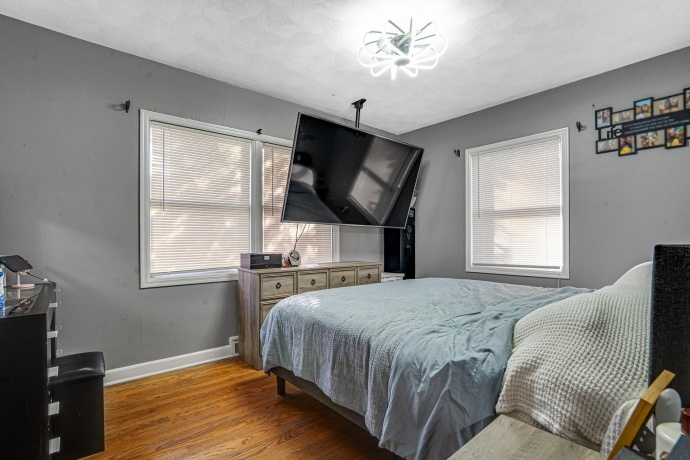 4212 pinecrest, ROCKFORD, Illinois 61107, 3 Bedrooms Bedrooms, ,2 BathroomsBathrooms,House,For Sale,pinecrest,202507174