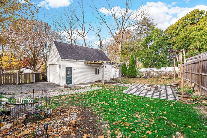 4212 pinecrest, ROCKFORD, Illinois 61107, 3 Bedrooms Bedrooms, ,2 BathroomsBathrooms,House,For Sale,pinecrest,202507174