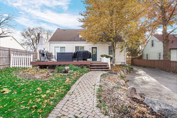 4212 pinecrest, ROCKFORD, Illinois 61107, 3 Bedrooms Bedrooms, ,2 BathroomsBathrooms,House,For Sale,pinecrest,202507174