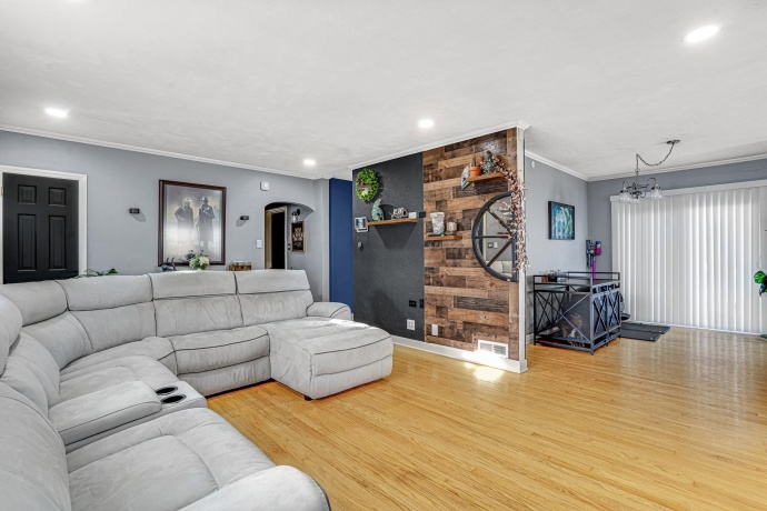 4212 pinecrest, ROCKFORD, Illinois 61107, 3 Bedrooms Bedrooms, ,2 BathroomsBathrooms,House,For Sale,pinecrest,202507174